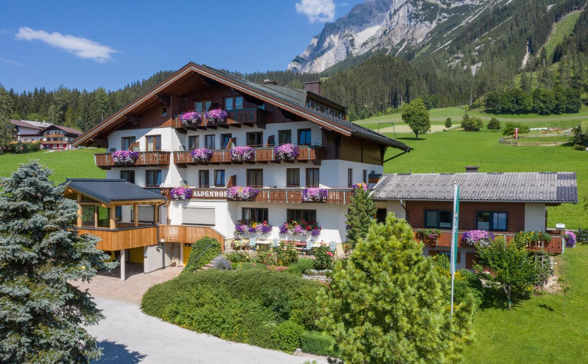 Alpenhof Bed & Breakfast Ramsau am Dachstein Exterior photo